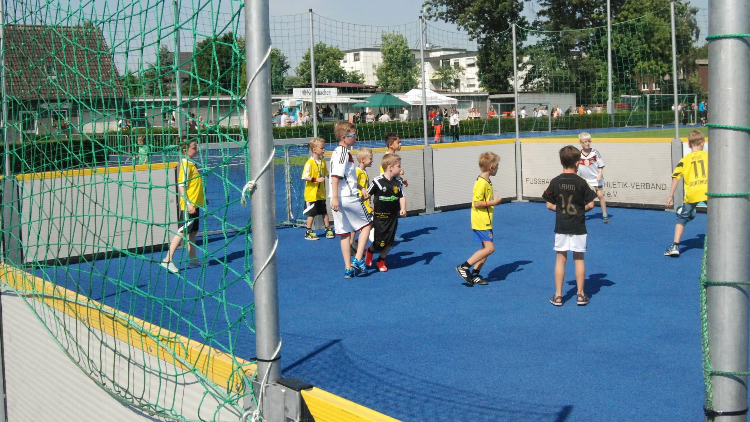 Freizeitfussball Streetsoccer neu