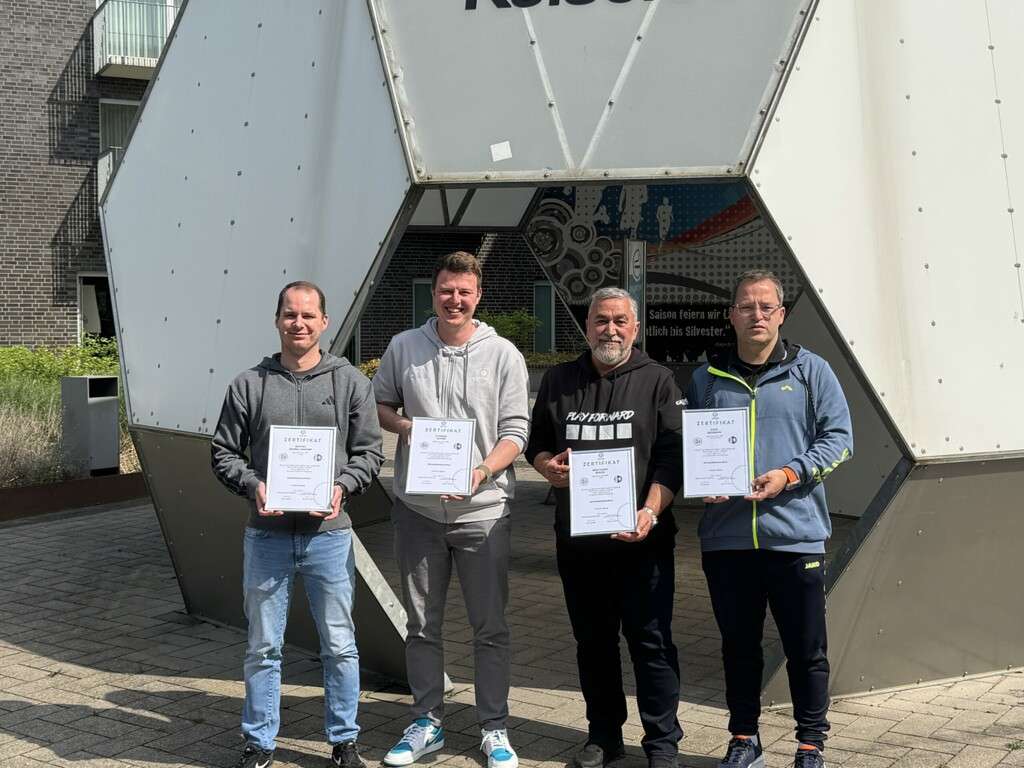 Vier Staffelleiter aus dem Kreis Soest erhalten DFB-Zertifikat