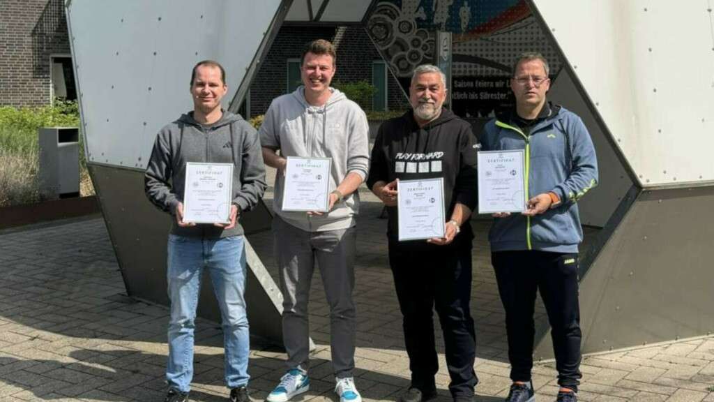 Vier Staffelleiter aus dem Kreis Soest erhalten DFB-Zertifikat